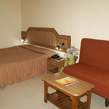ורנאסי Hotel Lara India מראה חיצוני תמונה