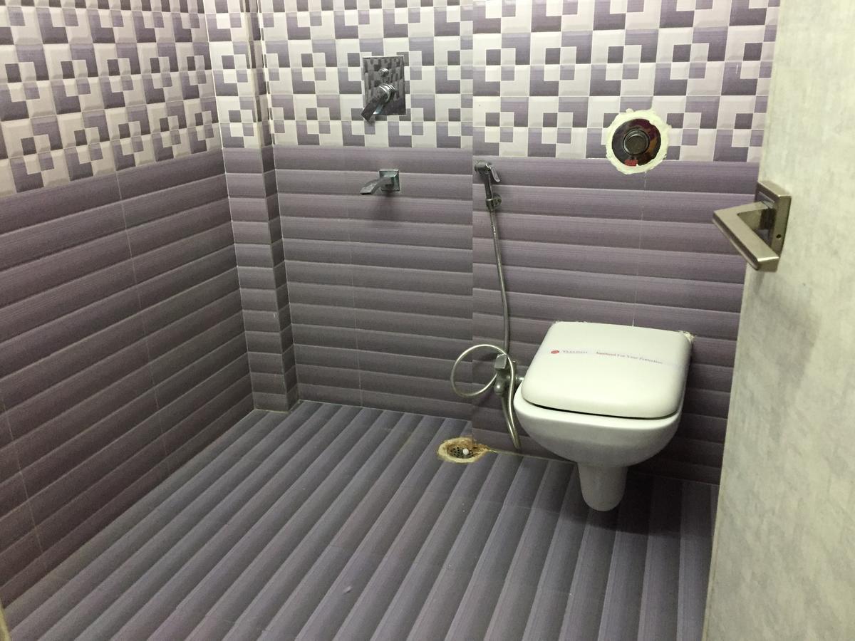 ורנאסי Hotel Lara India מראה חיצוני תמונה