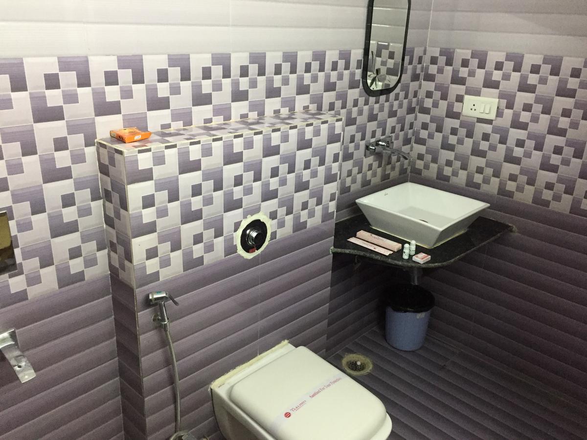 ורנאסי Hotel Lara India מראה חיצוני תמונה