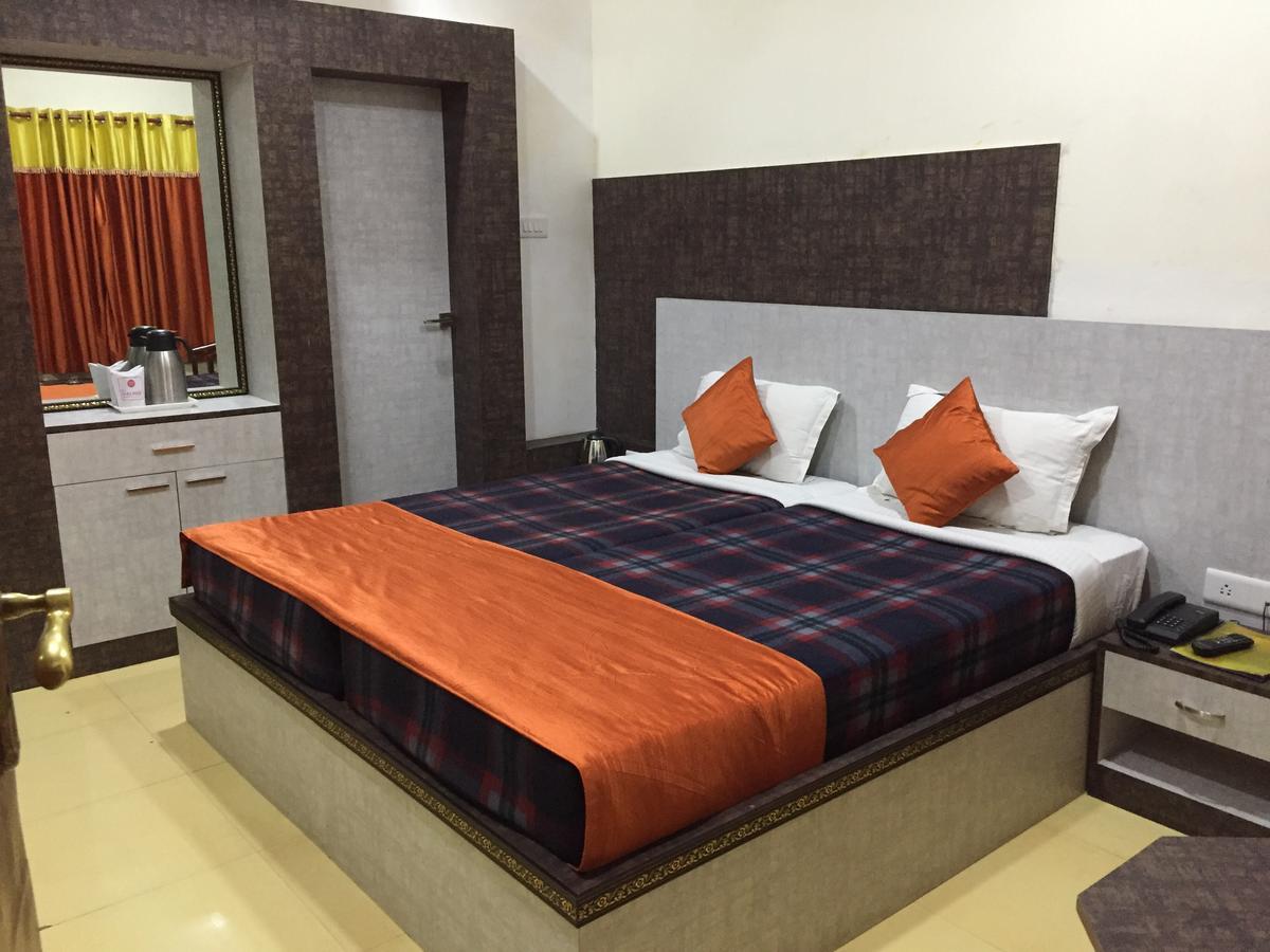 ורנאסי Hotel Lara India מראה חיצוני תמונה
