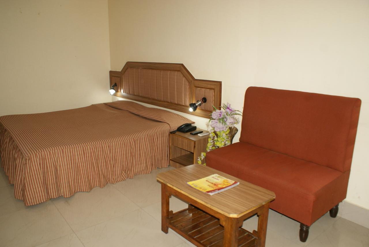 ורנאסי Hotel Lara India מראה חיצוני תמונה