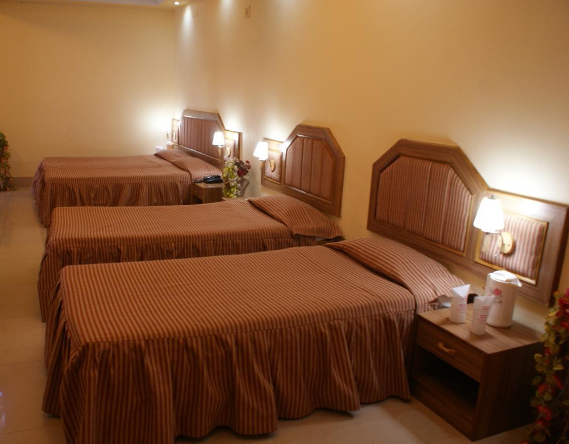 ורנאסי Hotel Lara India מראה חיצוני תמונה